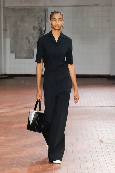 Look 28